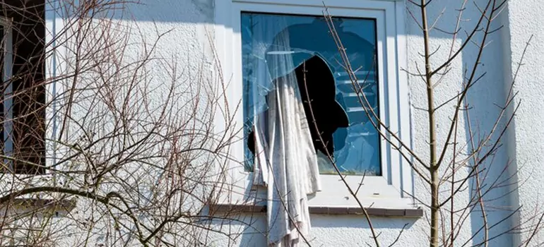 Storm Window Installation Contractors in University Park, FL